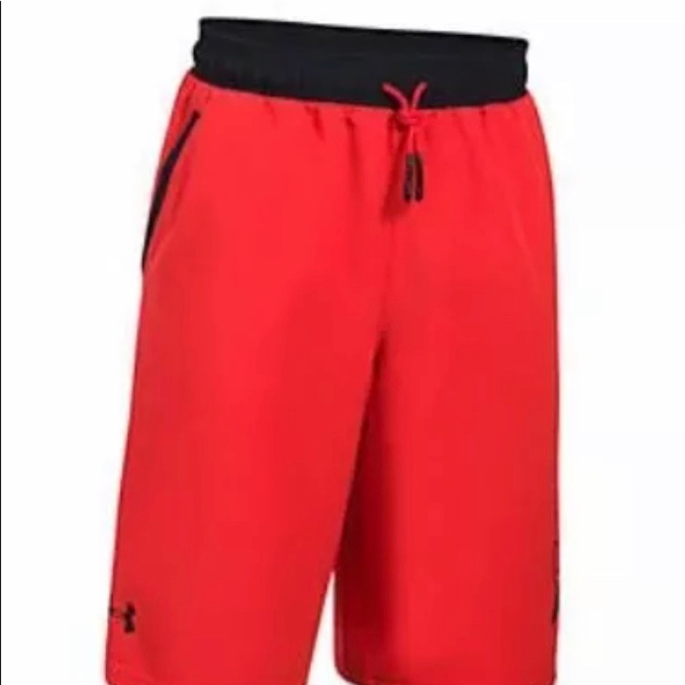 NWT Under Armour Boys Actívate Shorts Size L